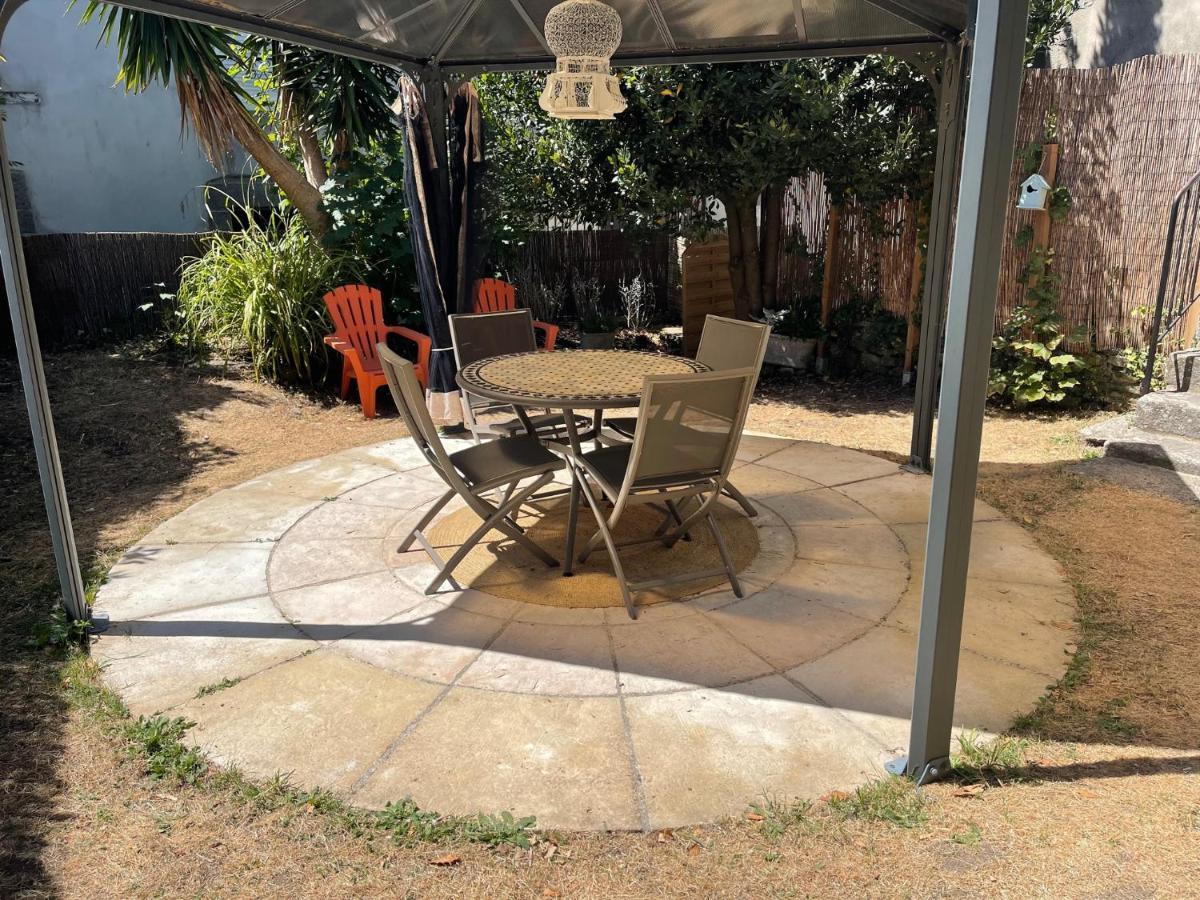 Le Patio, coeur de ville avec garage&jardin, gare à pied Vannes Esterno foto